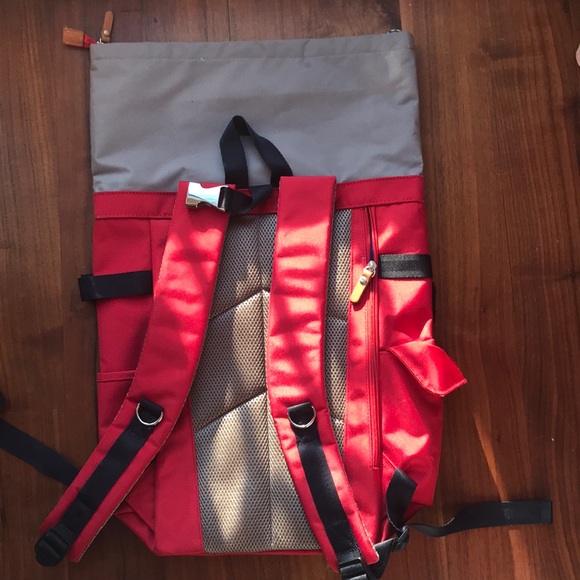 Red backpack - Picture 3 of 3